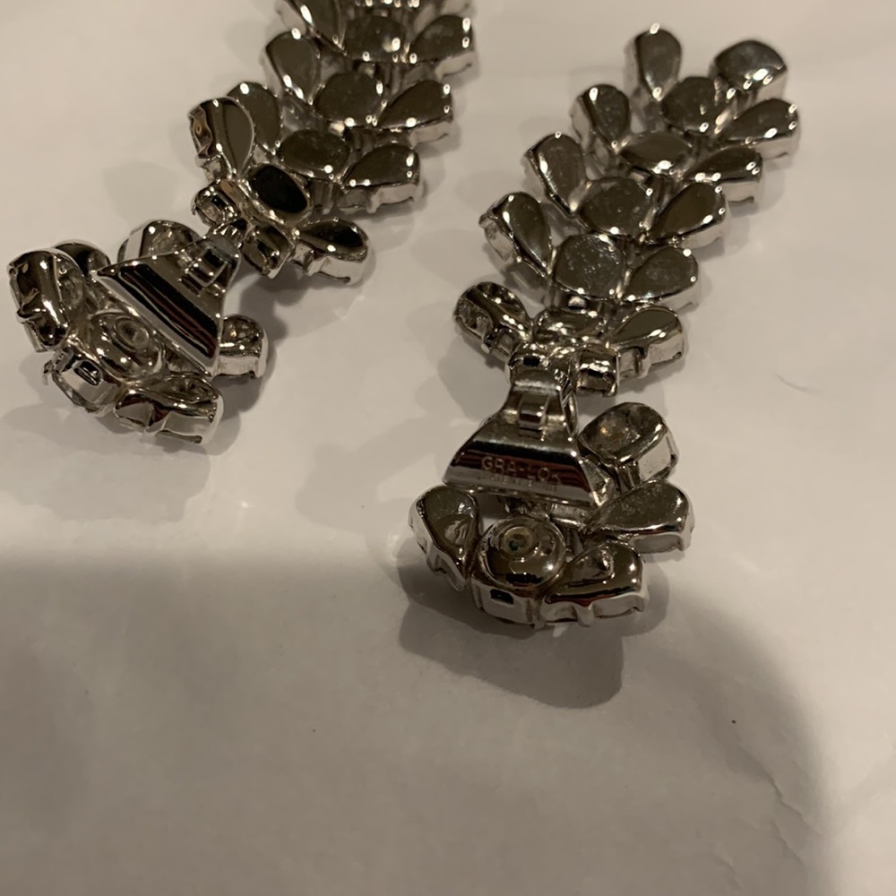 Vintage rhinestone earrings these slide on. Or call them clips - Picture 4 of 4